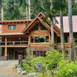 Glacier Log Home - Washington