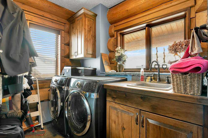 Cascade Handcrafted Log Homes - Home For Sale