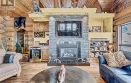 Cascade Handcrafted Log Homes - Alberta Log Home For Sale